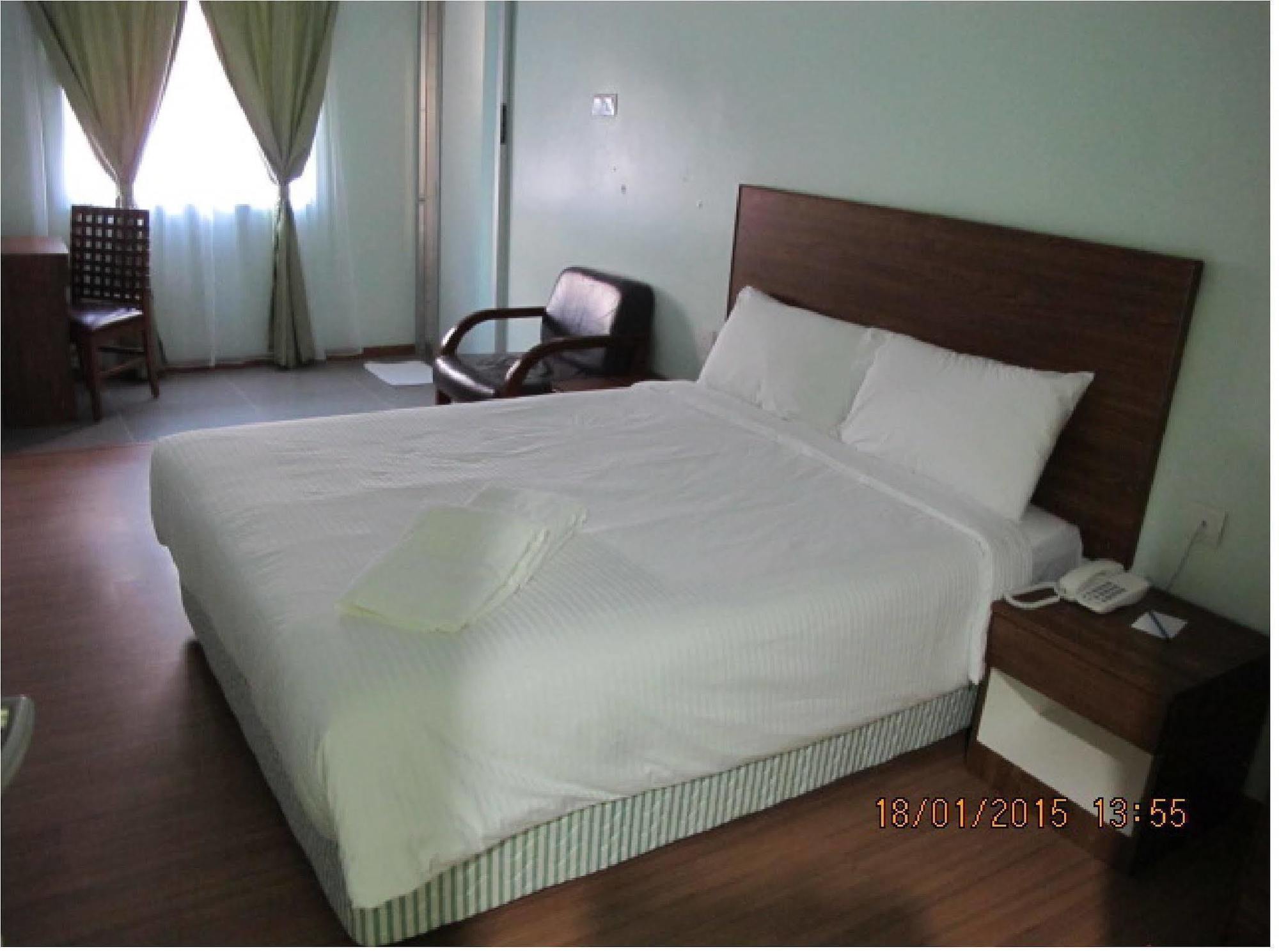 H Boutique Hotel Xplorer Cheras Куала-Лумпур Экстерьер фото